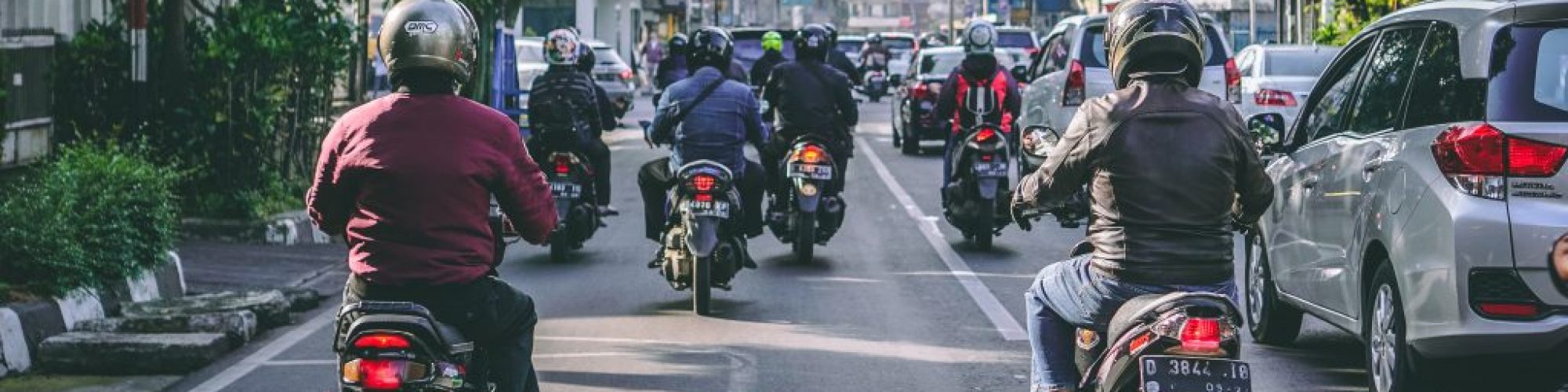 Reglamentado el uso de casco protector para motociclistas